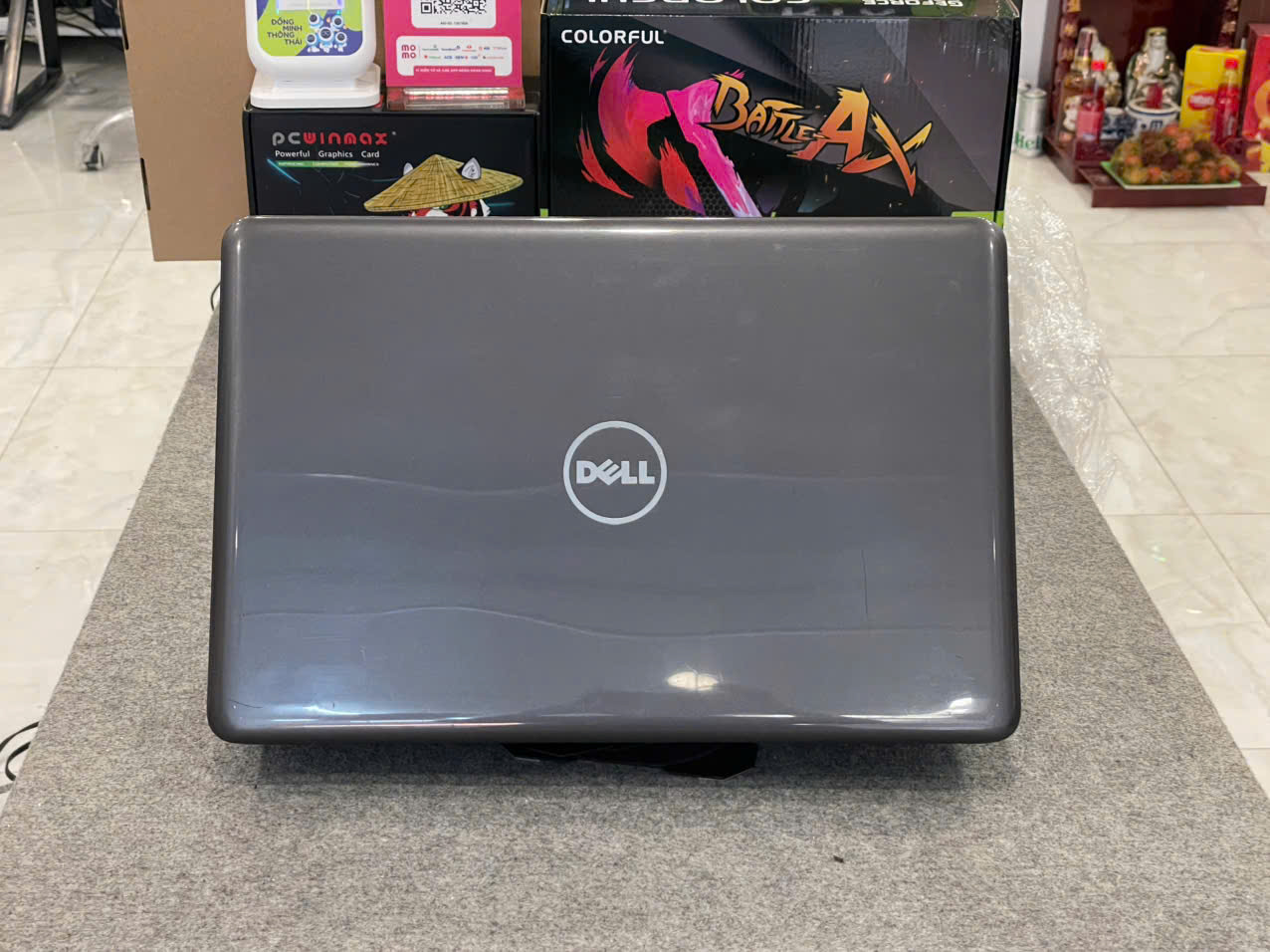 Laptop Dell Inspiron 5567 - 15.6" FHD / I5-7200U / Vga R7 M455 / 8G / 256GB