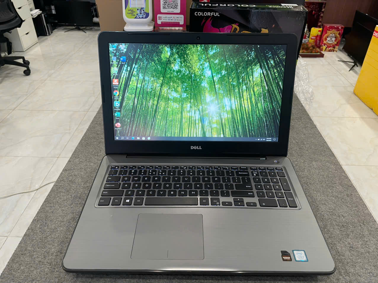 Laptop Dell Inspiron 5567 - 15.6" FHD / I5-7200U / Vga R7 M455 / 8G / 256GB