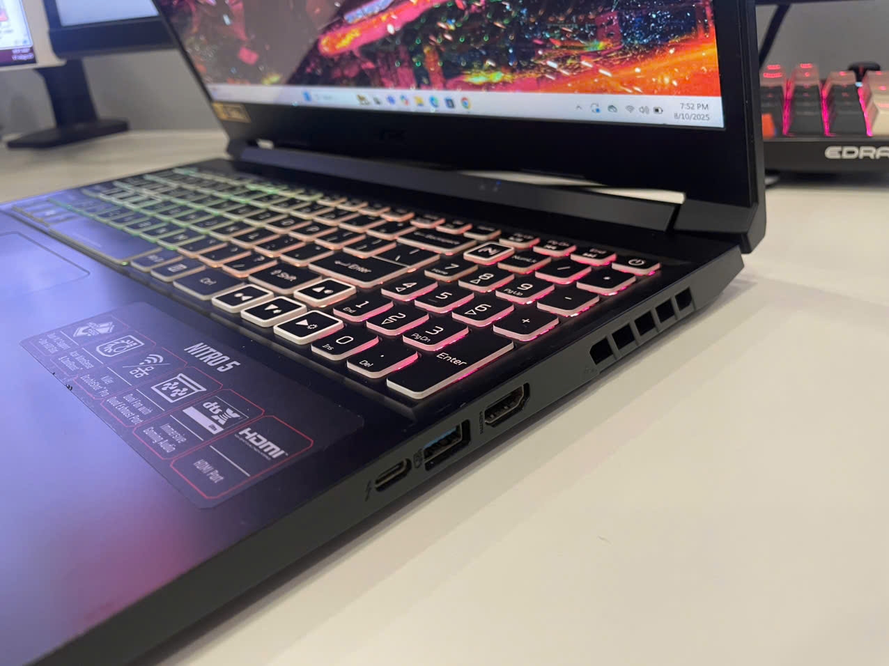 Laptop Acer Nitro 5 Gaming - 15.6" FHD 144Hz / RTX 3050Ti / i7-11800H / 16GB / 512GB m2 (2nd)