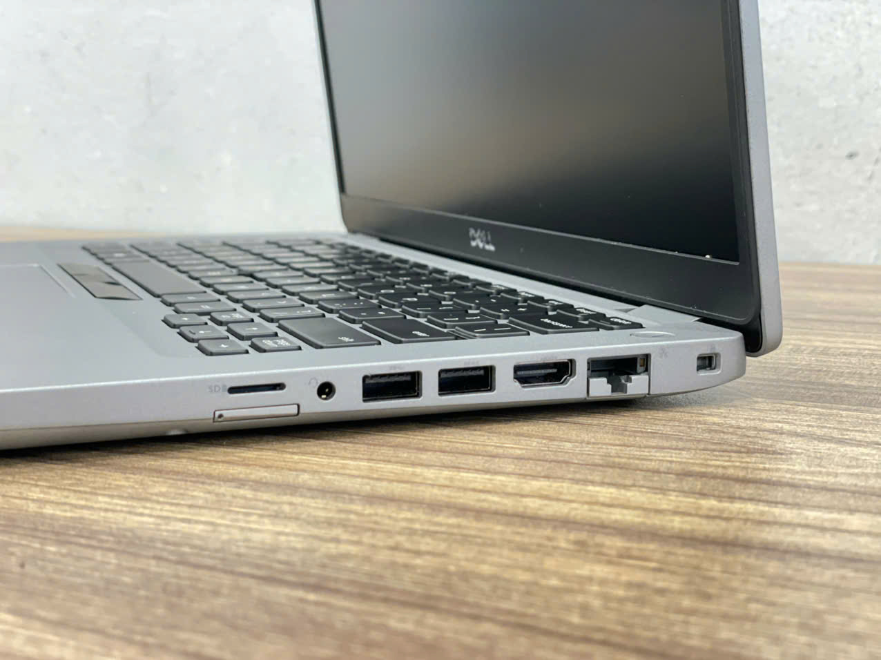 Laptop Dell Latitude 5410 - 14" FHD / i5-10310U / 8GB / 256GB (US)