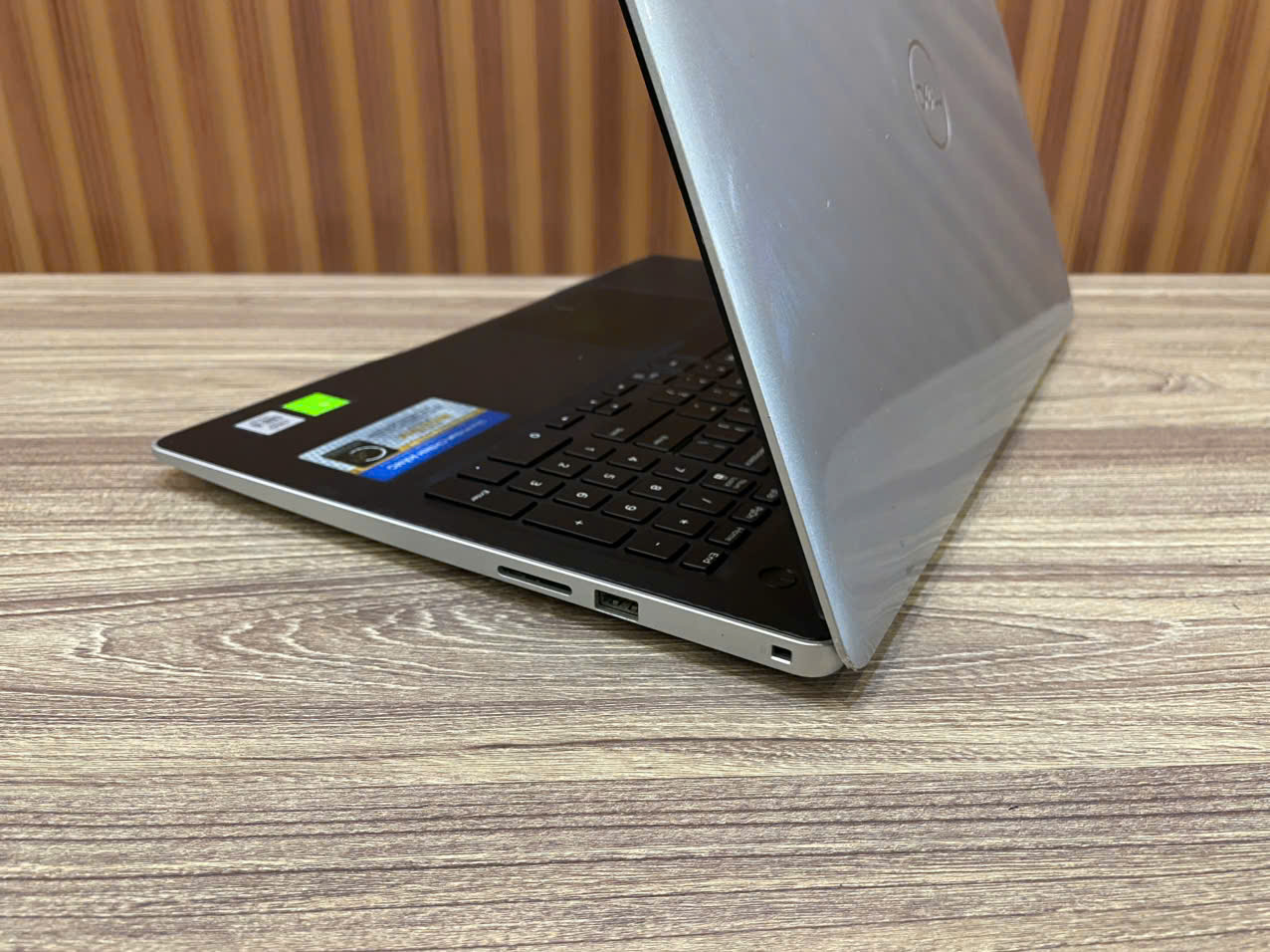 Laptop Dell Ins 3593 _ 15.6" HD / i5-1035G1 / MX 130 2G / 12G / 256G