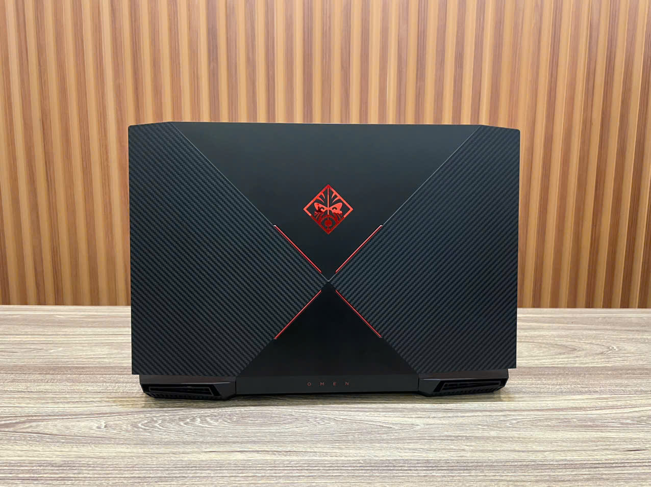 Laptop Gaming HP OMEN 15T - 15.6" IPS / i7-7700HQ / GTX 1060 Max-Q / 16GB / SSD 256G + HDD 2Tb (box 2nd)