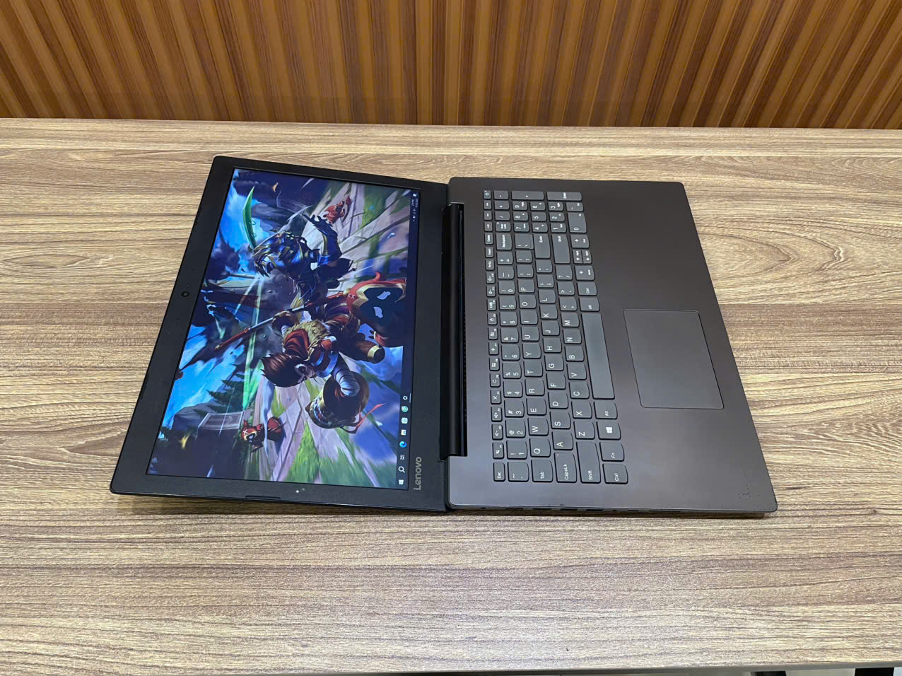 Laptop Lenovo Ideapad 81BG_ 15.6" FHD / i5-8250U / 8G / 120G