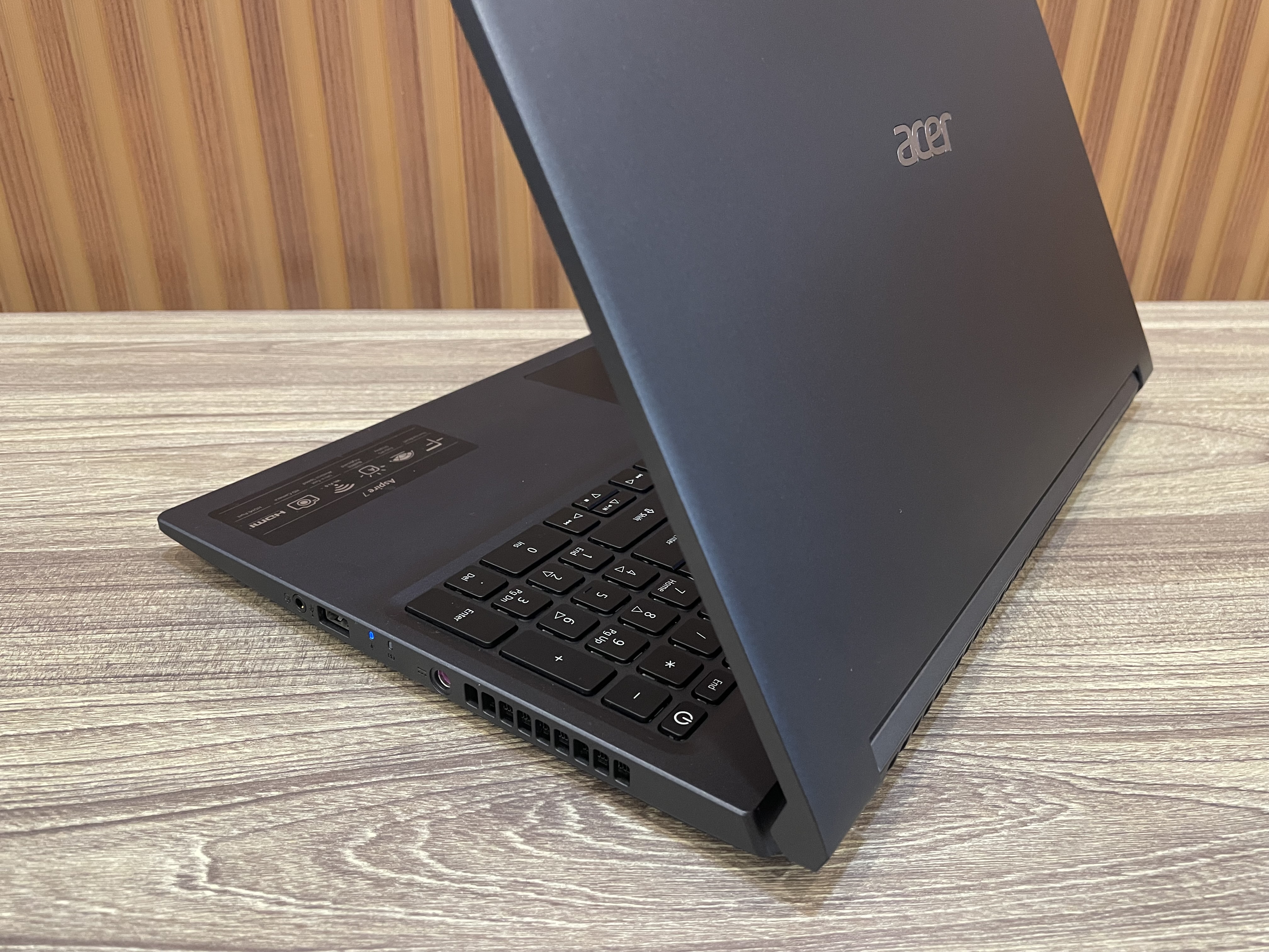 Laptop Gaming Acer Aspire 7 - 15.6" FHD 144Hz / Ryzen 5 5625U / RTX 3050 4G / 16GB / 512GB (2nd Like New)