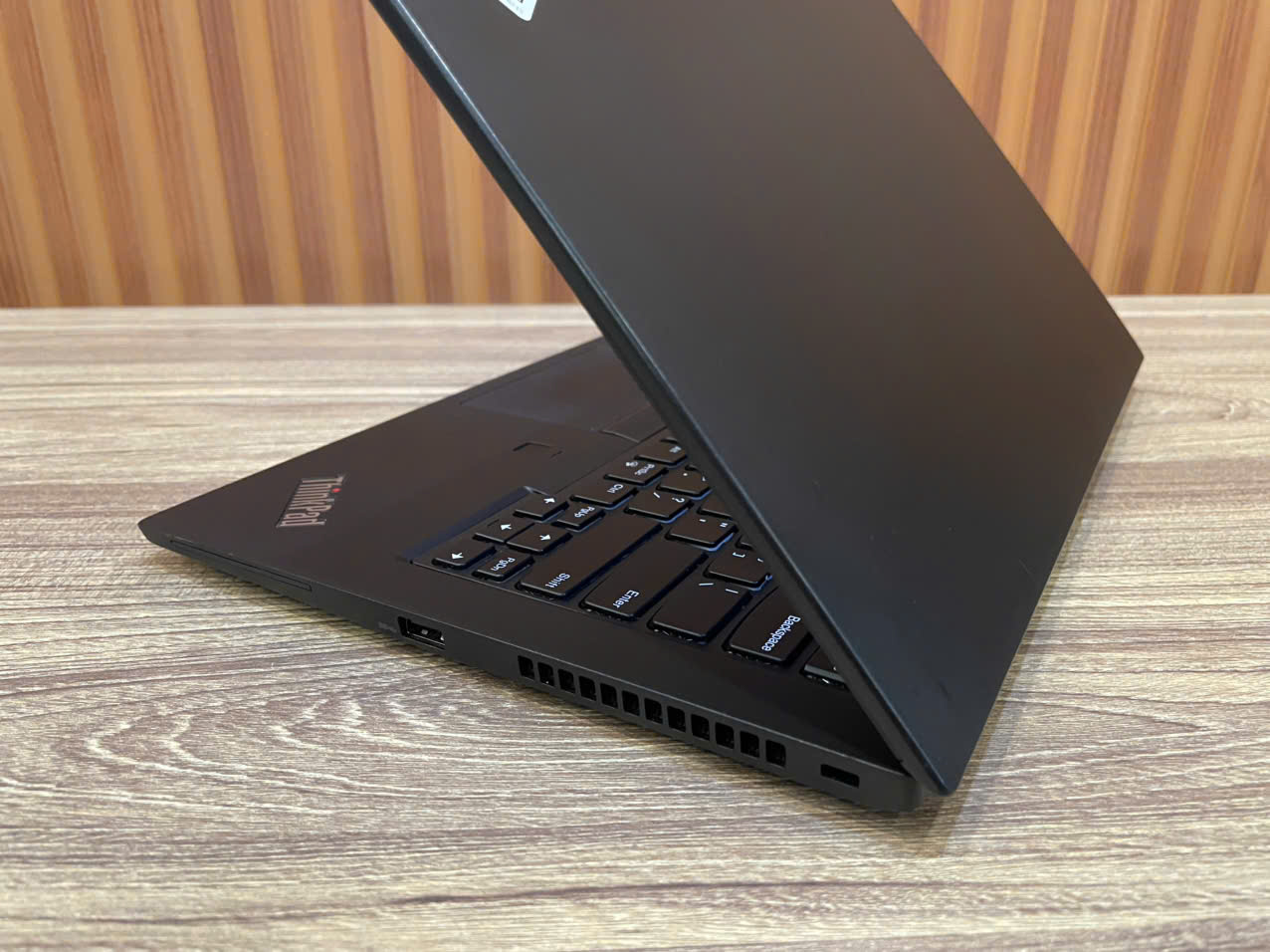 Laptop LENOVO ThinkPad T480s - 14" FHD / i7-8650U / 24G / 512G (Tạm hết hàng)