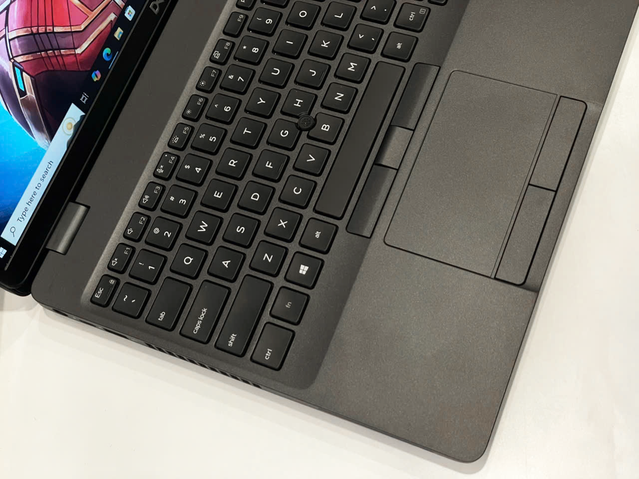 Laptop chuyên đồ họa Gaming DELL Latitude 5501 - 15.6" FHD / i7-9850H / 16G / 256GB / MX 150 2G (2nd like new)