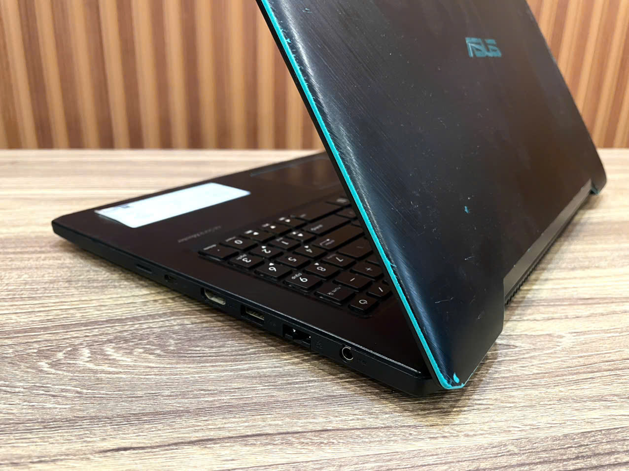 Laptop Gaming ASUS - 15.6" FHD / Ryzen 5 3500U / RTX 1050 4G / 16G / 256G