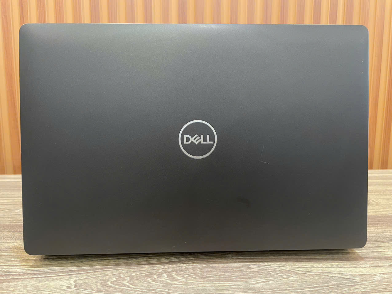 Laptop DELL Latitude 5501 _ 15.6" FHD IPS / i7-9850H / 16G / 250G (Tạm hết hàng)