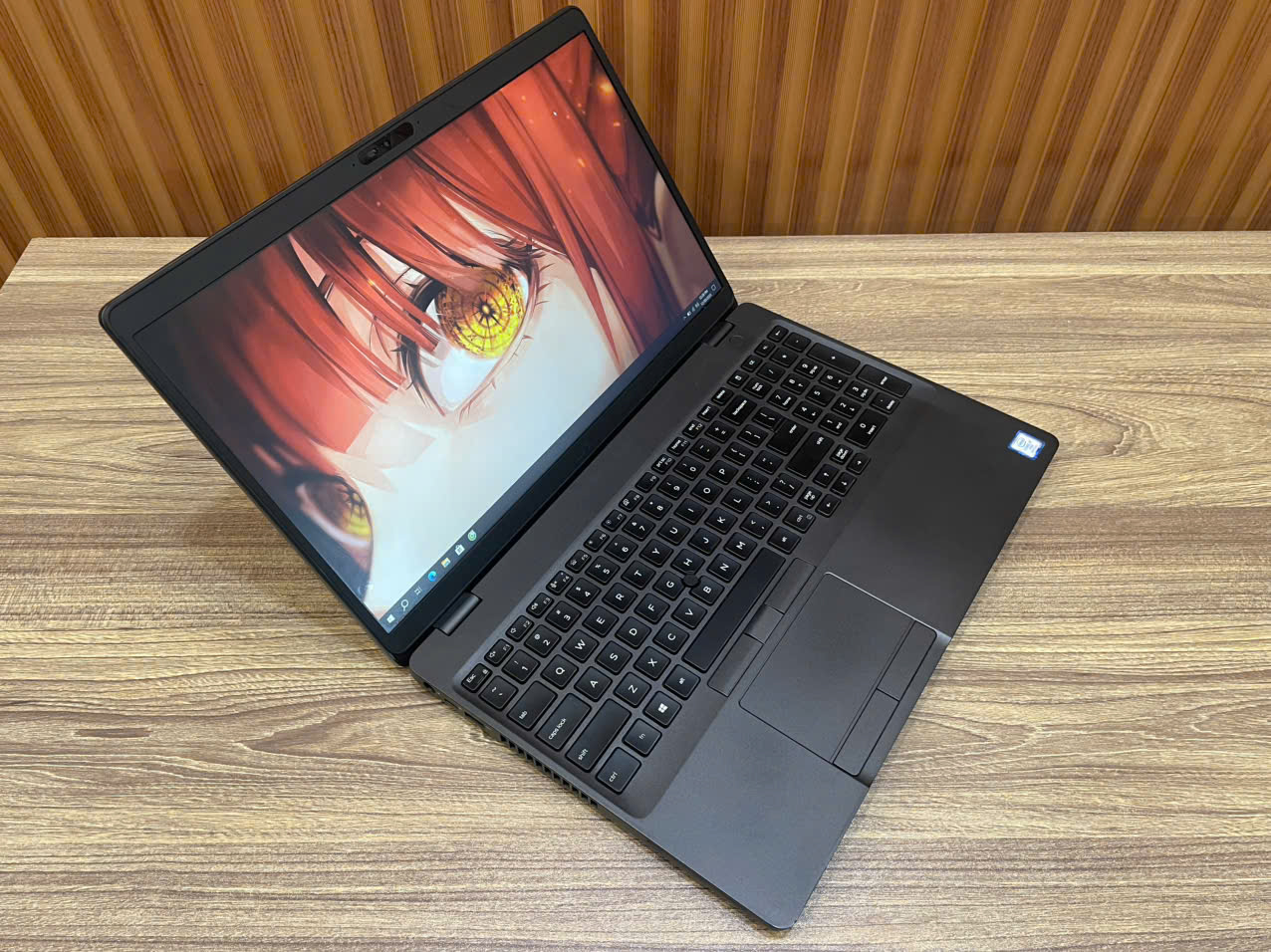 Laptop DELL Latitude 5501 _ 15.6" FHD IPS / i7-9850H / 16G / 250G (Tạm hết hàng)