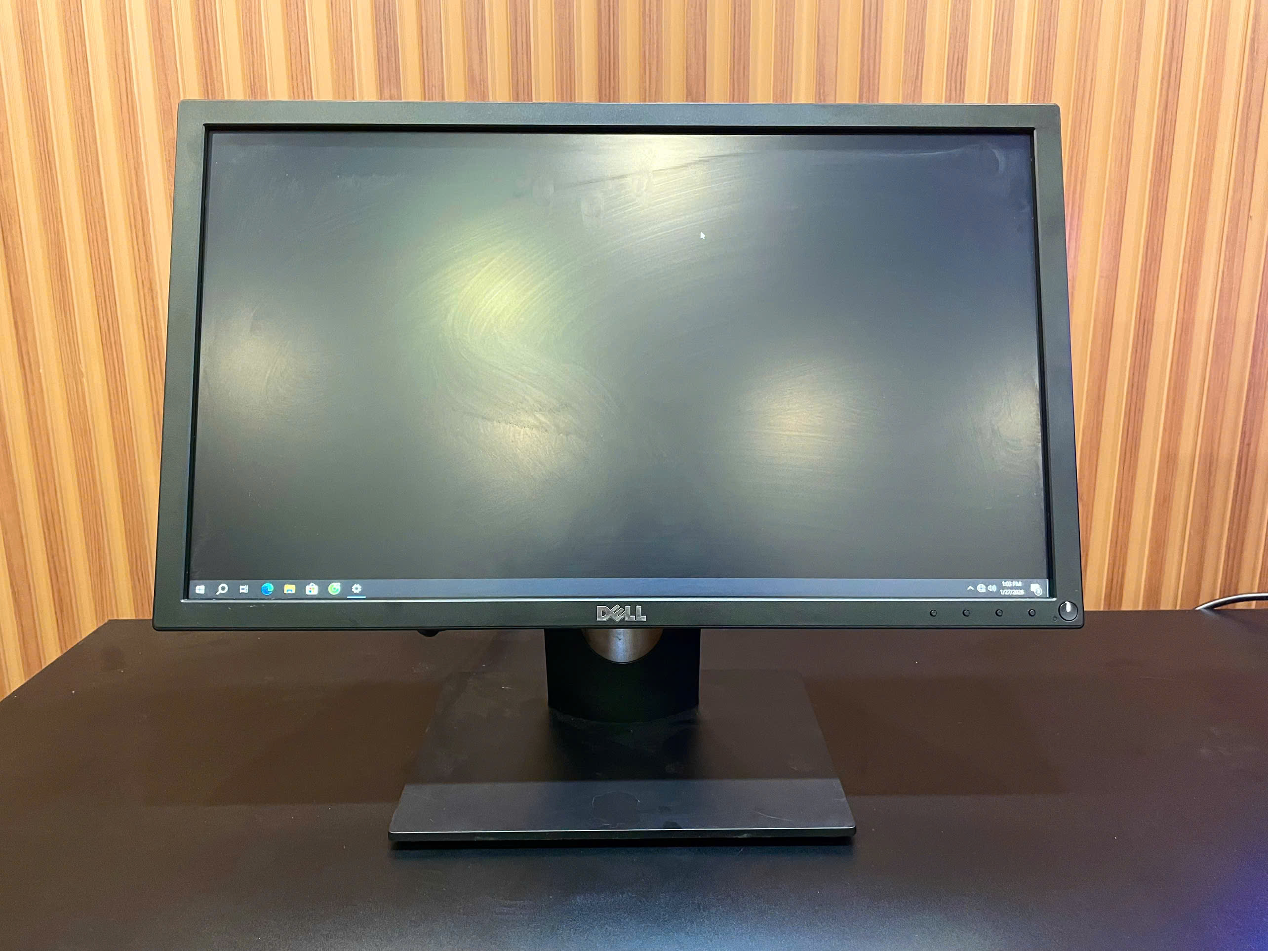 Màn hình DELL - 22 Inch - FHD / 60Hz / 5ms / VESA (số lượng lớn)