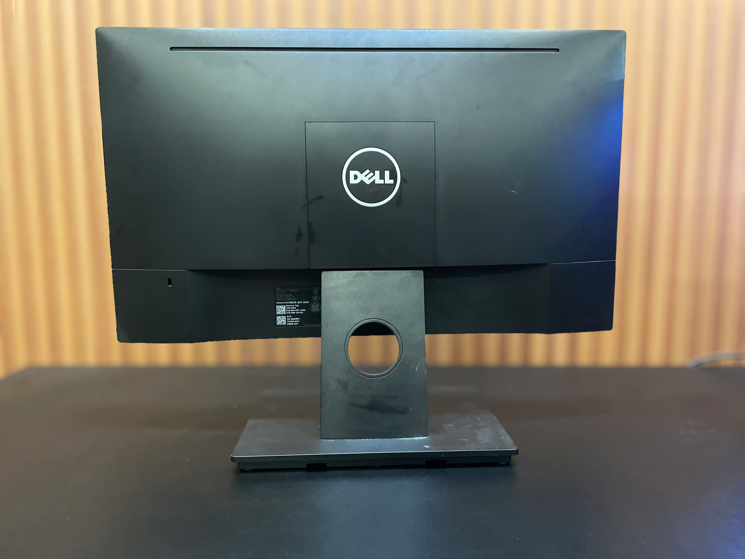 Màn hình DELL - 22 Inch - FHD / 60Hz / 5ms / VESA (số lượng lớn)