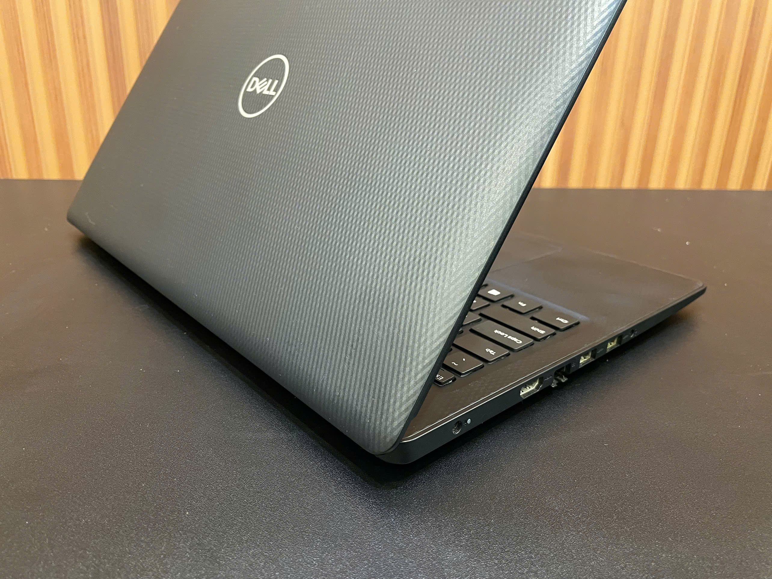 Laptop DELL Inspiron 15 3593 - 15.6" FHD / i5-1035G1 / 8G / 240G (Tạm hết hàng)